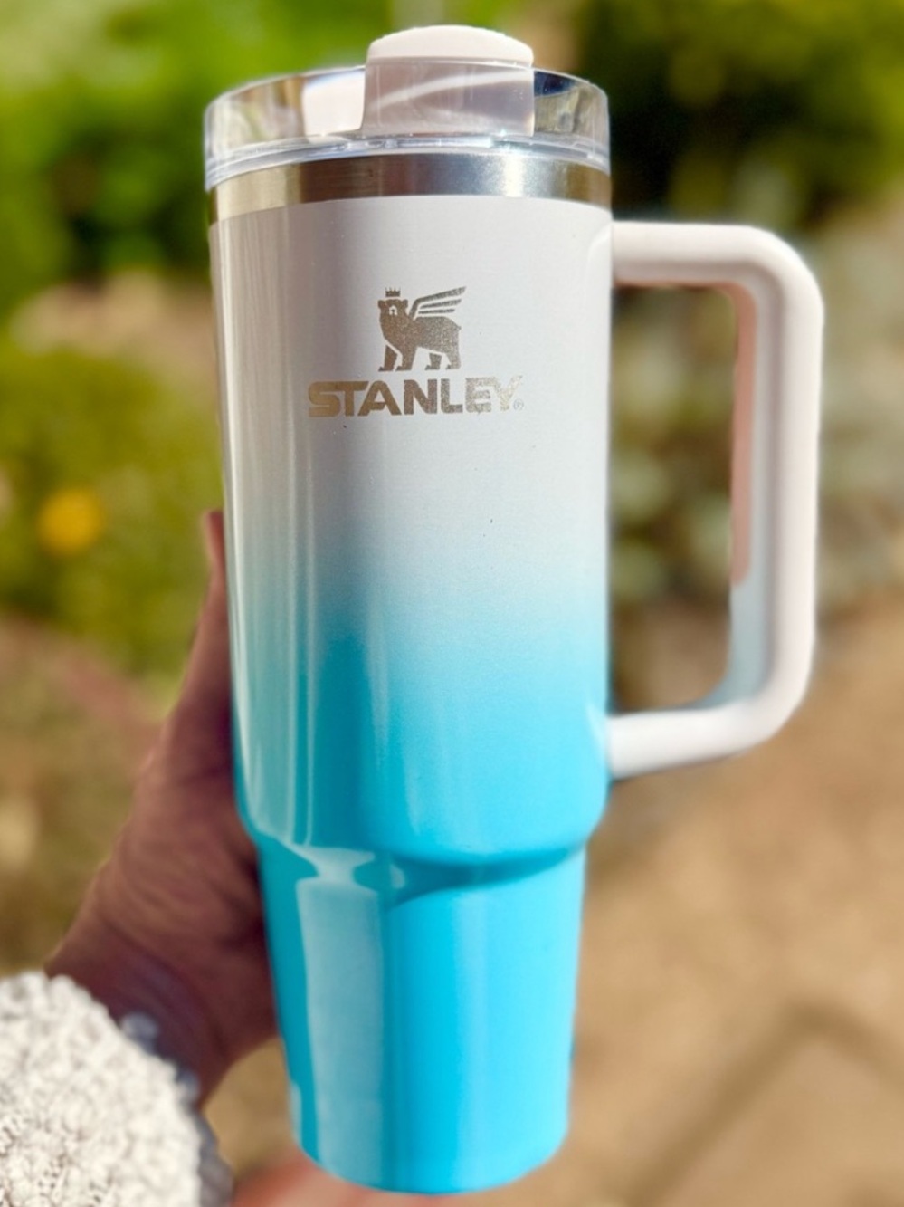 Stanley Quencher H2.0 30oz Pool Ombre Blue White Tumbler